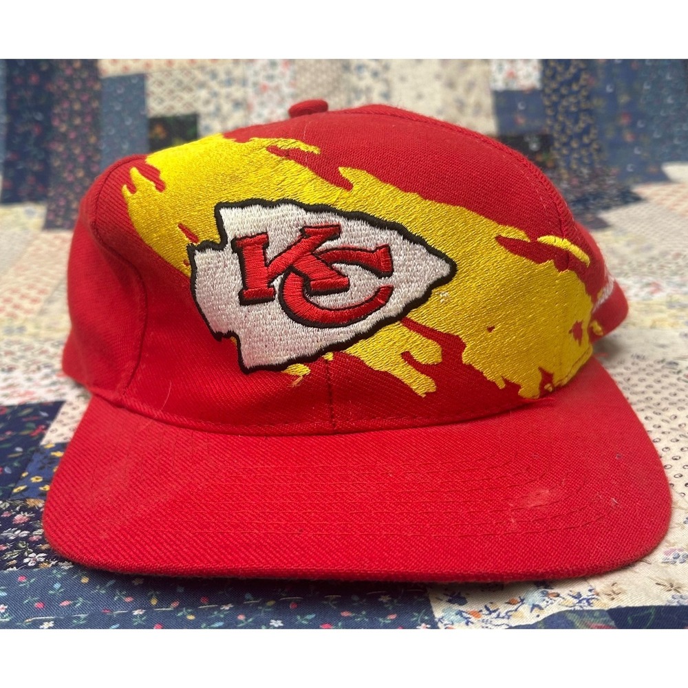 Vintage Logo Athletic Kansas City Chiefs Yellow Splash SnapBack Size